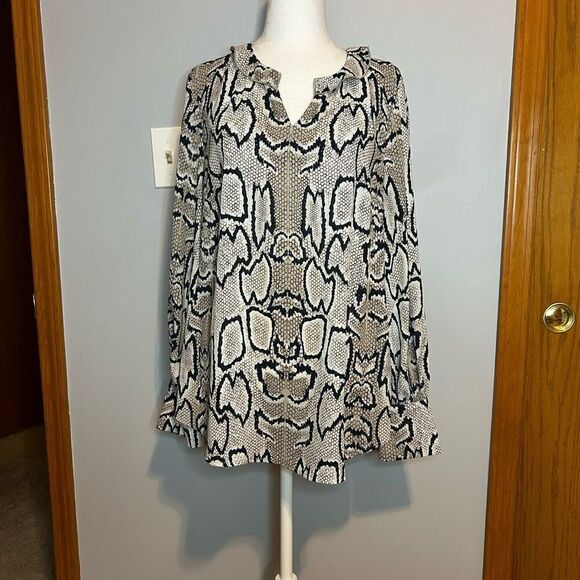 Cabi snakeskin animal print blouse size M - Picture 4 of 13